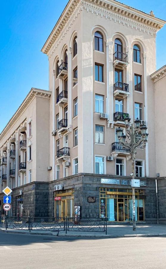 21 На Удачу Hotel Rustavi  Exterior photo